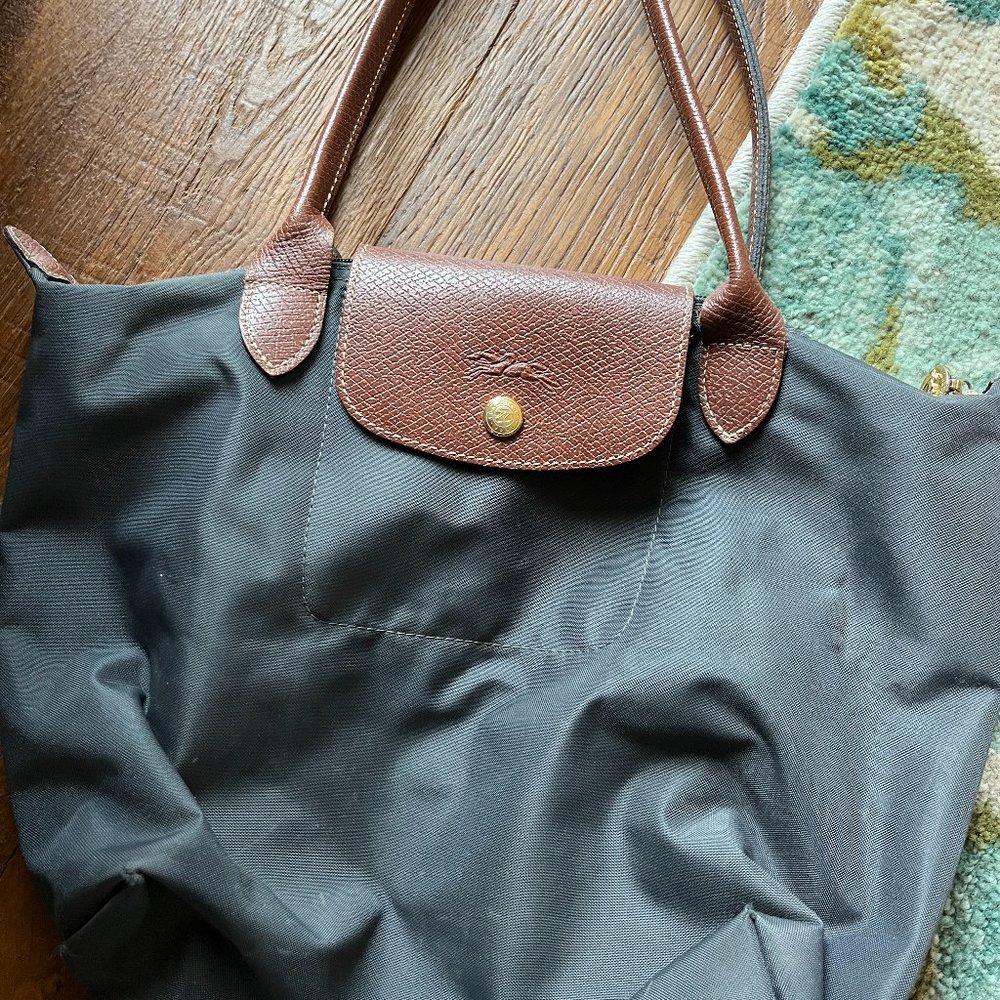 Longchamp vinyl medium tote